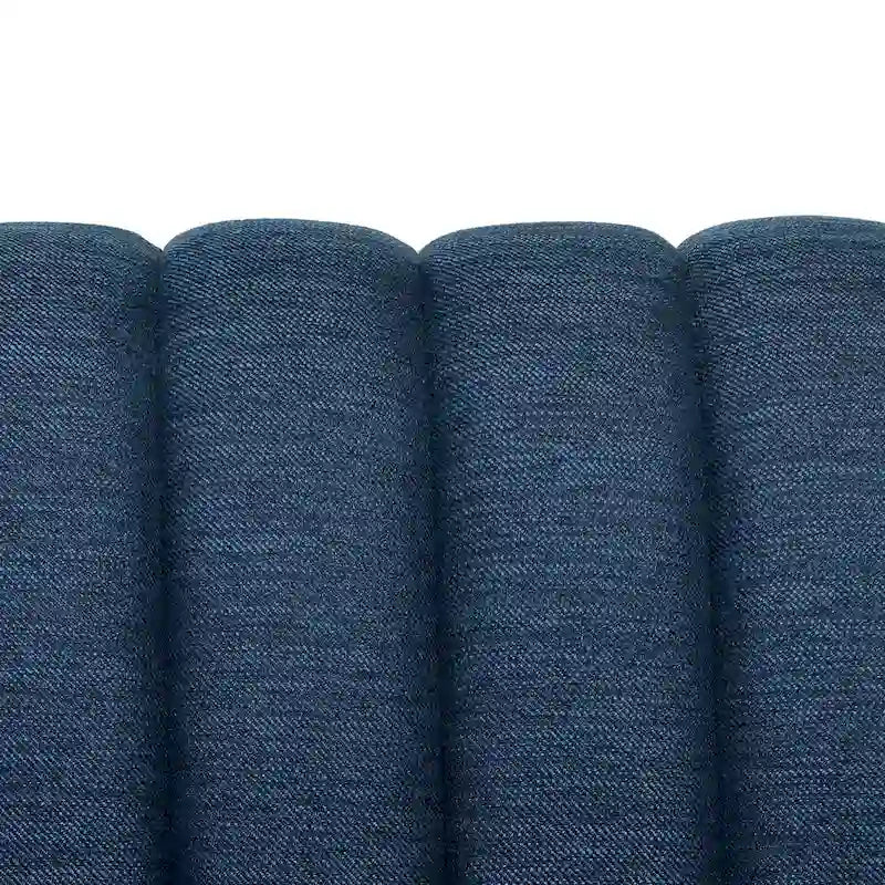 Sofa im Mid-Century-Stil mit kanalartiger Steppung