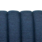 Sofa im Mid-Century-Stil mit kanalartiger Steppung