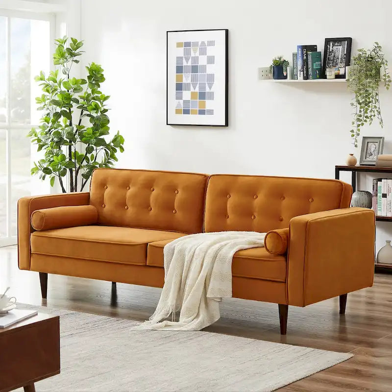 Pohodlná sametová pohovka s knoflíkovým prošíváním v moderním stylu poloviny století