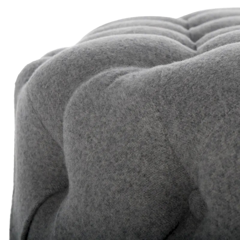 Runder Leinenhocker mit Knopfheftung